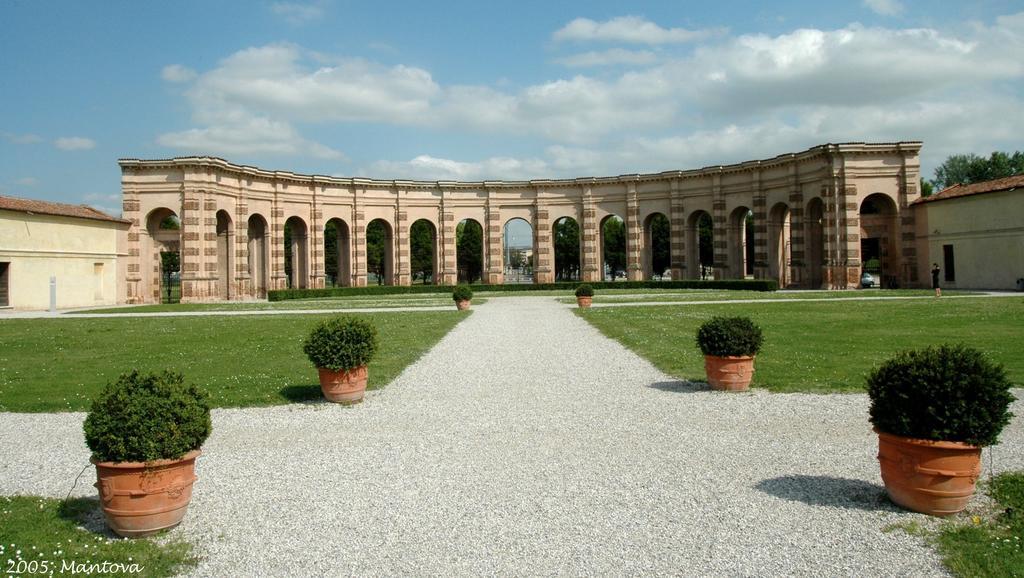 سان جورجيو دي مانتوفا Agriturismo Corte Rocca المظهر الخارجي الصورة